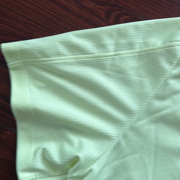 UNDER ARMOUR WORKOUT TEE - Picture 6 of 7